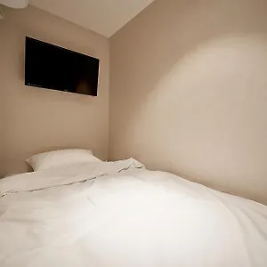 Capsulehotel Life In Euljiro, Seoel